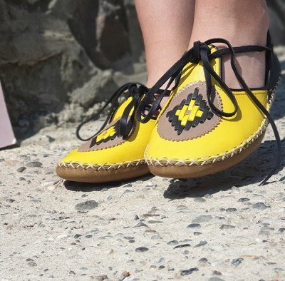Front Yellow Back Black Bayan Yemeni 