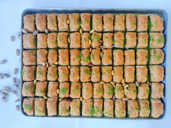 Tepsili Fıstıklı Baklava - 2700 Gr - 1