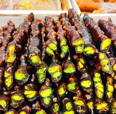 Whole Pistachio Molasses Sausage - 500 Gr 